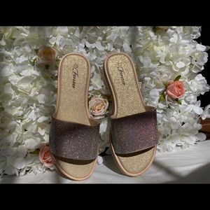 rose gold / gold slide slippers